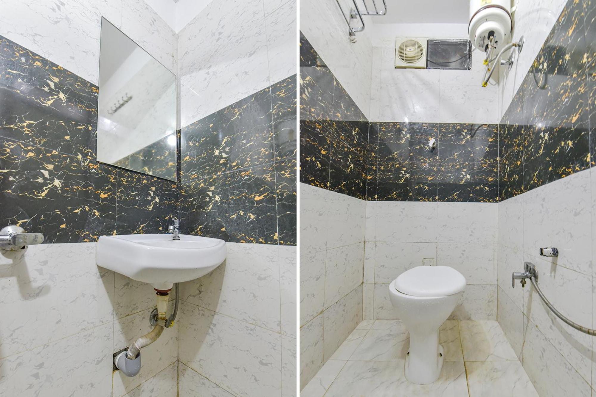 Fabexpress Devani Palace Ujjain Exteriör bild